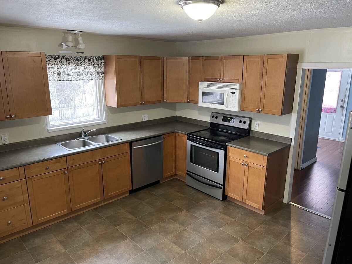 Photo - 424-600-424 Bowron Ave