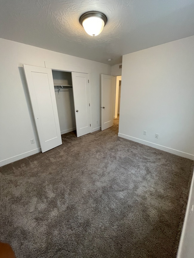 4772 Silver Ridge Rd