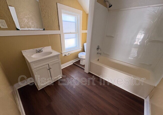 Photo - 3420 Plaza Dr