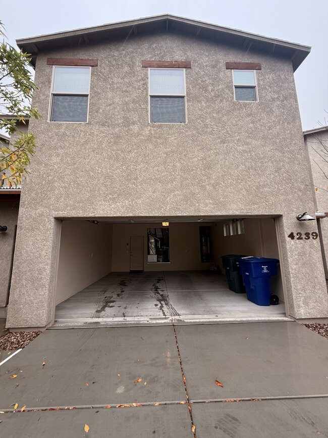 Photo - 4239 E Columbus Park Pl