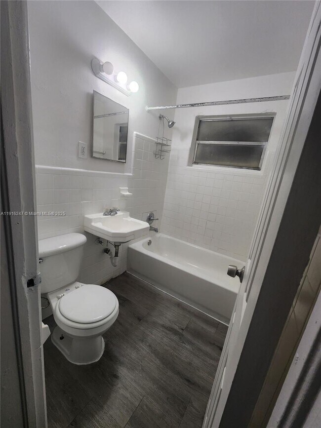 Photo - 519 NW 8th Ave Unit 5