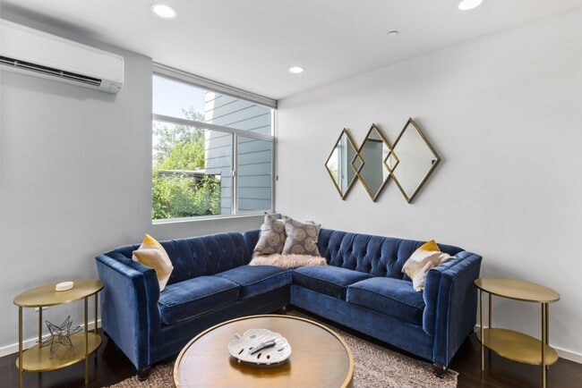 Photo - 4Bd/3Ba Seattle Townhome