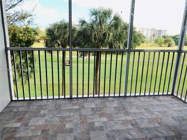 Photo - 2850 N Palm Aire Dr Unit 404