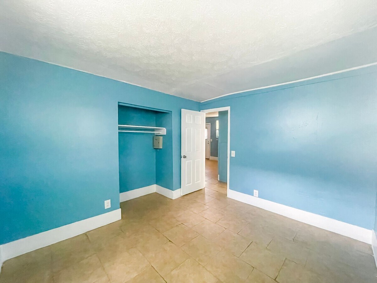 Photo - EAVERSON Unit 745-3