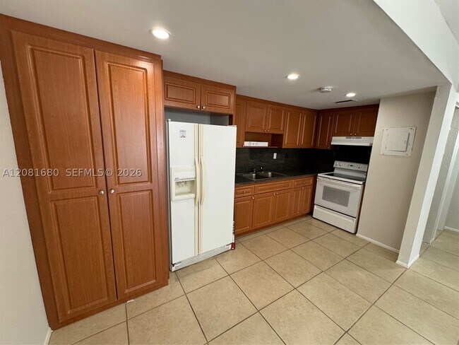 7921 SW 104th St Unit 112F