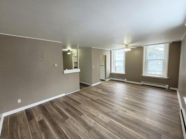 Photo - 15 Elgin St E Unit D