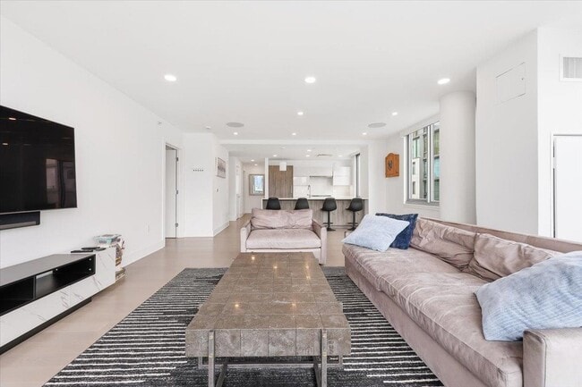 Photo - 9 Ave at Port Imperial Unit 1016