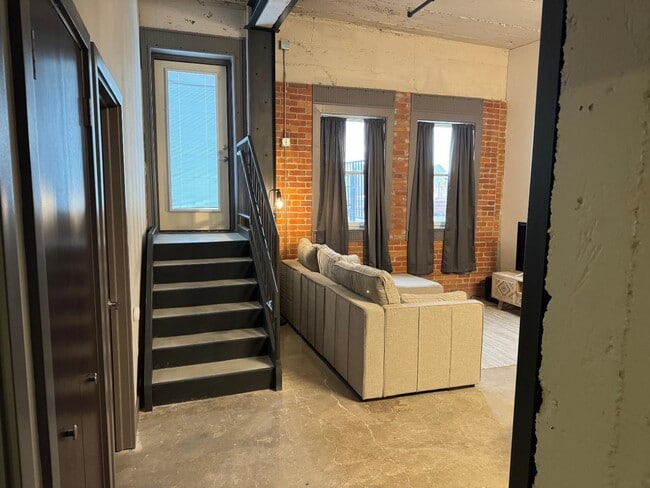 Photo - 2019 Montana Ave