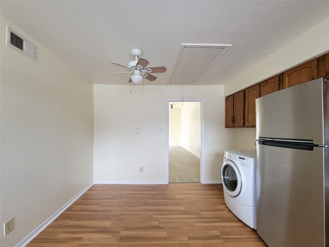 Photo - 6401 Deihl Rd
