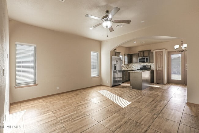 Photo - 4941 Ruben Soto