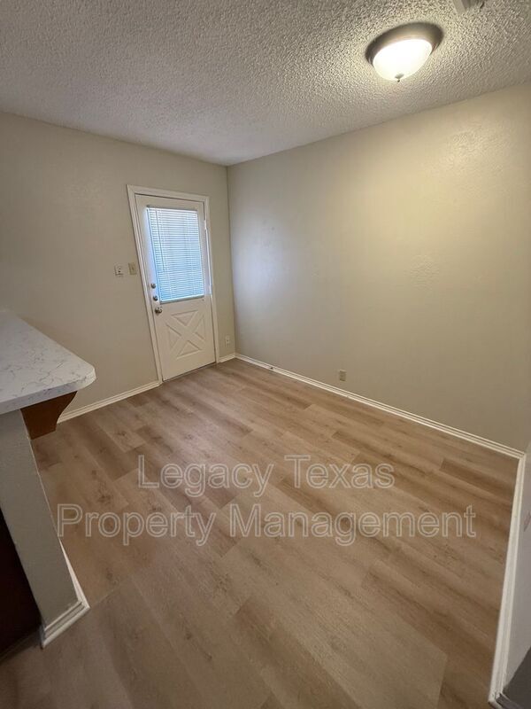 Photo - 1118 N Nolan River Rd Unit A