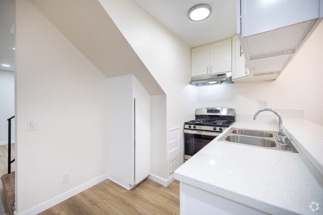 2BR, 1.5BA - 1,600SF - Kitchen