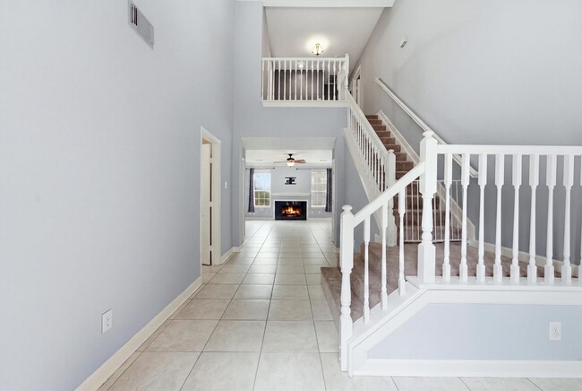 818 Heather Park Ct