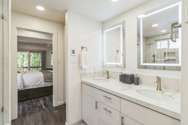 Photo - 989 Tahoe Blvd