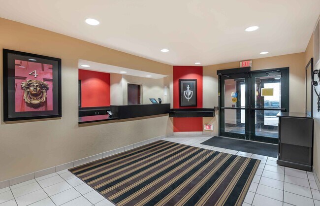 Furnished Studio-Peoria - North