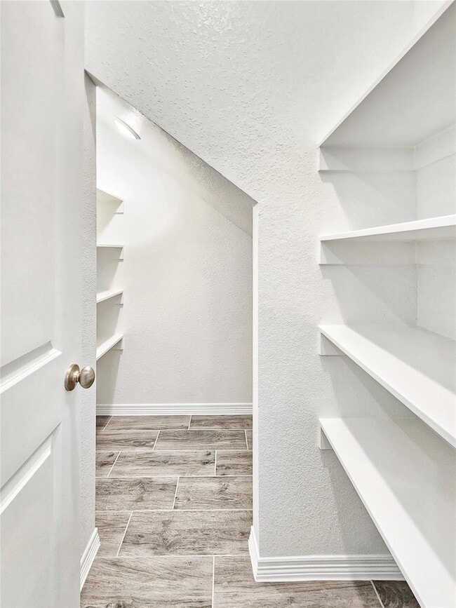 Photo - 8002 Scanlan Trce