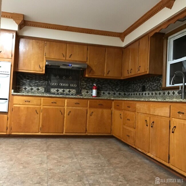 Photo - 354 Alpine St