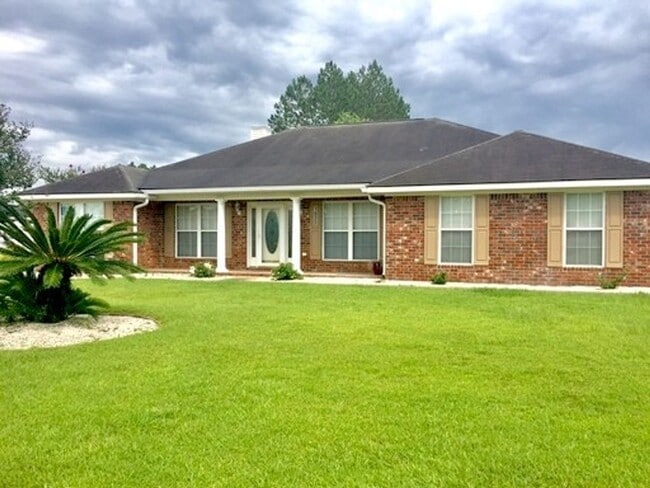 Building Photo - 1835 Lawnwood Dr