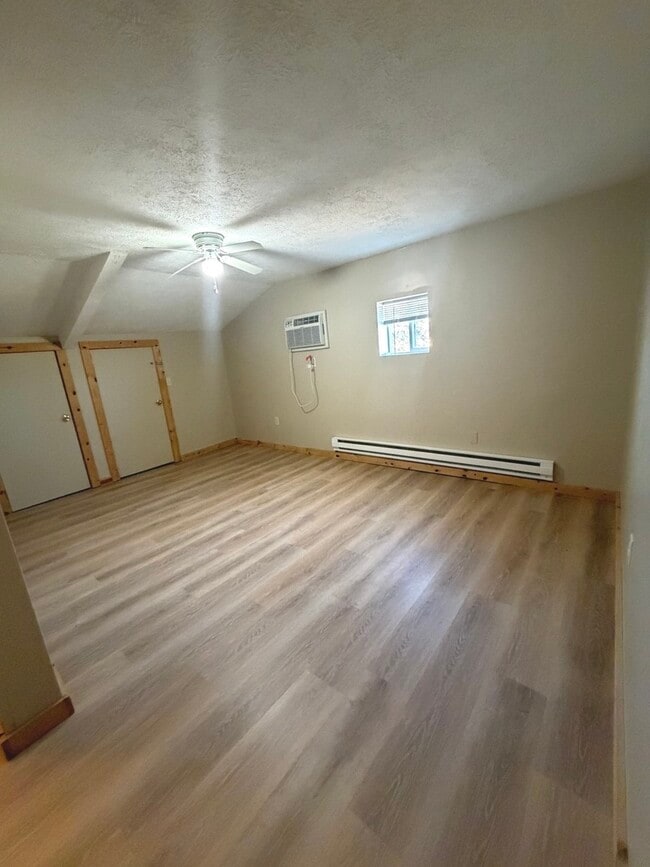 Photo - 690 W Judson St Unit 8