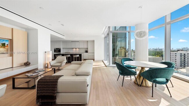 Building Photo - 2901 Collins Ave Unit 1403