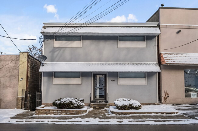 Photo - 400 Perrysville Ave Unidad 2