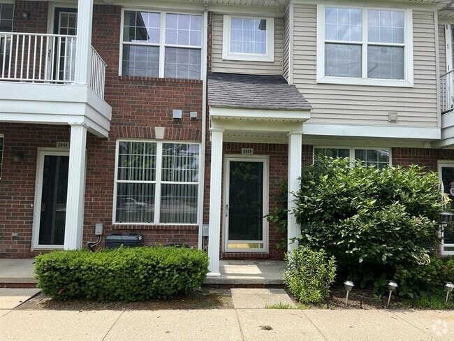 Building Photo - "Chic Sterling Heights Condo: 2 Bed, 2 Bat... Unit 13