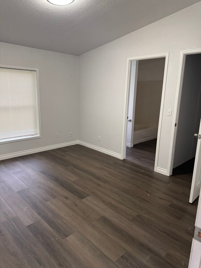 Photo - 6804 NE 56th Ave