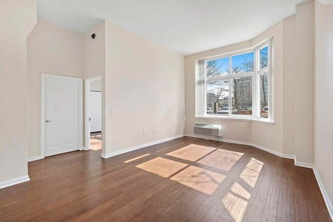 Building Photo - 20 2nd St Unit 110