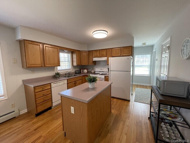 Photo - 59 Peconic Ave