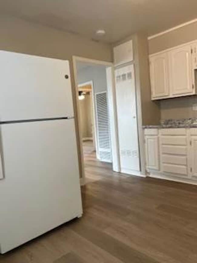 Photo - ADORABLE REMODELED 2 BEDROOM DUPLEX!