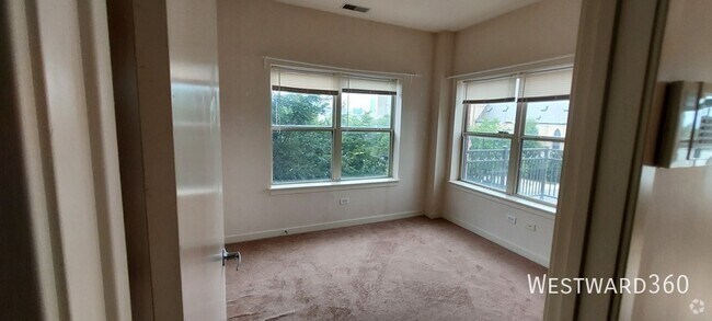 Building Photo - 2022 Roosevelt Rd Unit 412 Rental
