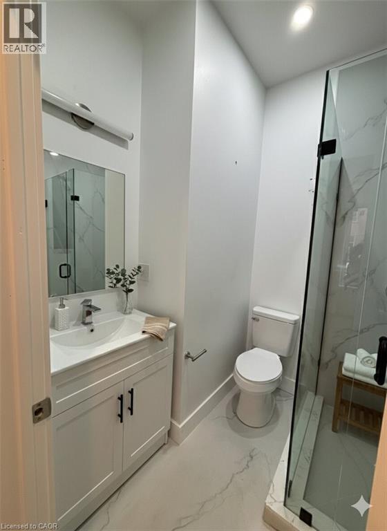 Photo - 259 John St S