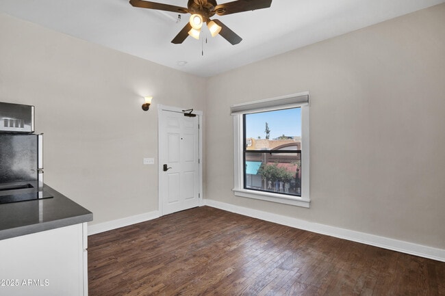 Photo - 5753 W Glendale Ave Apartamento Unidad 202