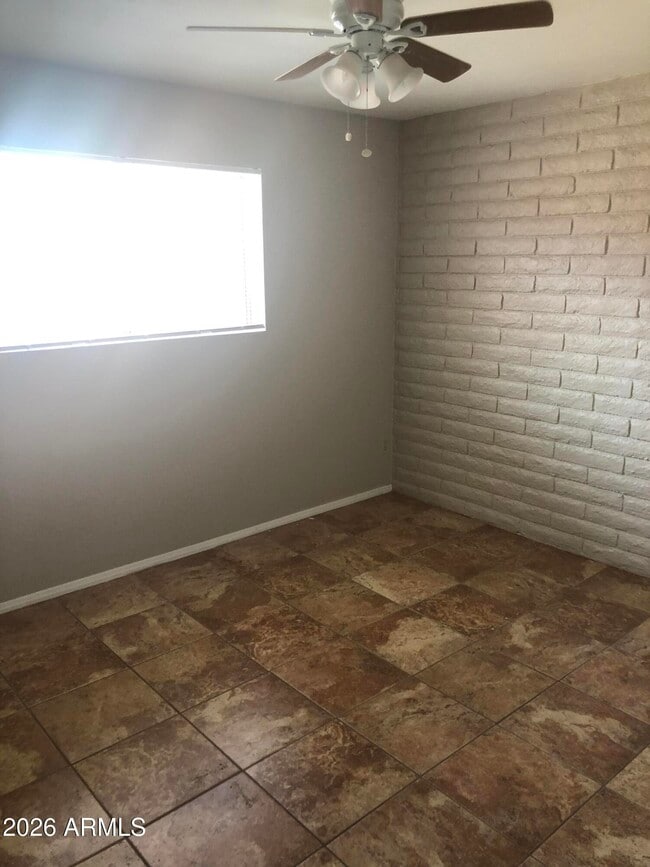 Photo - 461 E 9th Ave