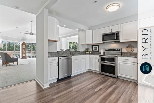 Photo - 206 Water Pointe Ct