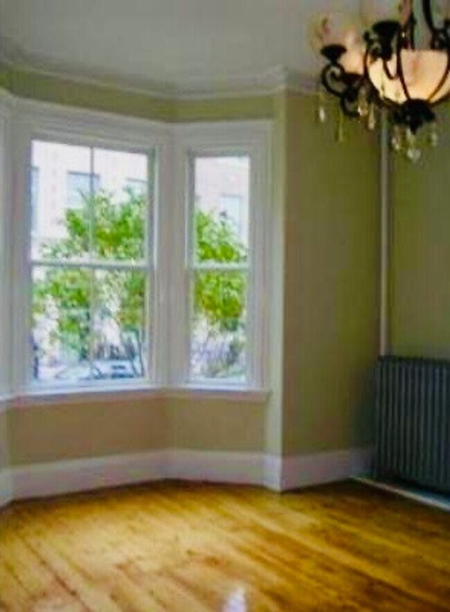 Photo - Huge 8-Bedroom House with Laundry in Unit and Free Cleaning Service Incl!