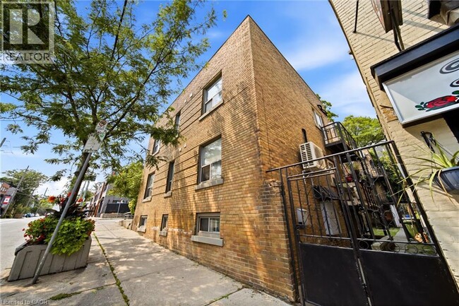 Photo - 1 Kingswood Rd Unit 3R
