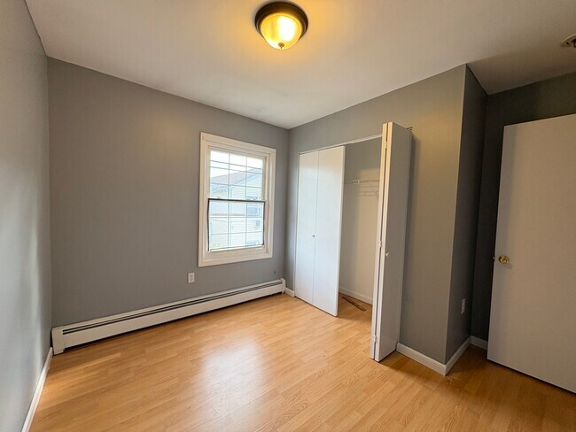 Unit 2 - 35 Fairview Ave Unit 2