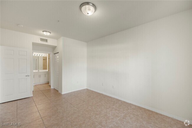 Building Photo - 13150 Bella Casa Cir Unit 2193 Rental