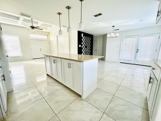 Photo - 403 Graneros Ave