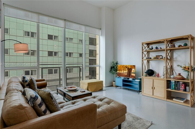 Photo - 253 NE 2nd St Unidad 228