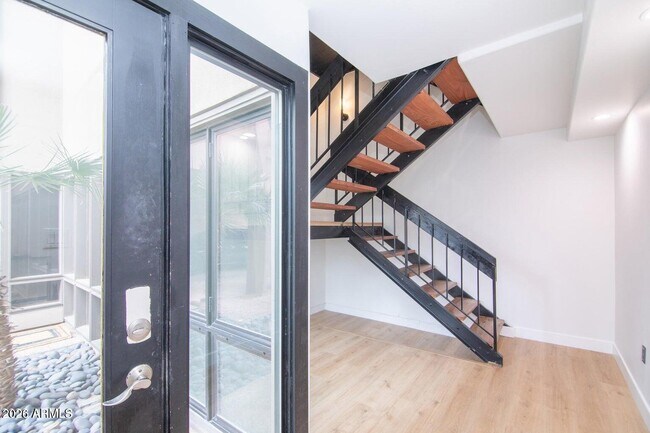 Photo - 5621 N 79th St