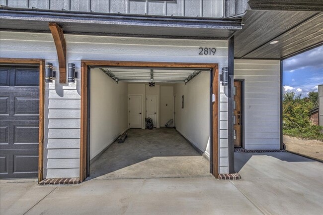 Photo - 2817 E 81st Pl