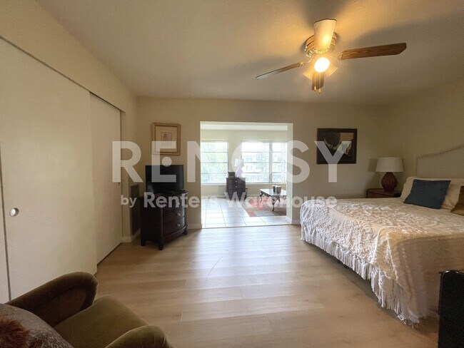 Photo - Top Of The World - 3rd Floor, Furnished 1 Bed/1 Bath Condo For Long Term