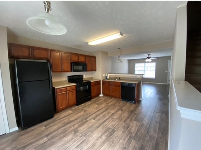 Photo - 2961 S Rutherford Blvd