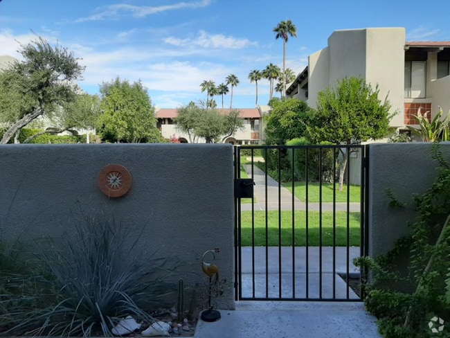 Building Photo - 1100 E Amado Rd Rental