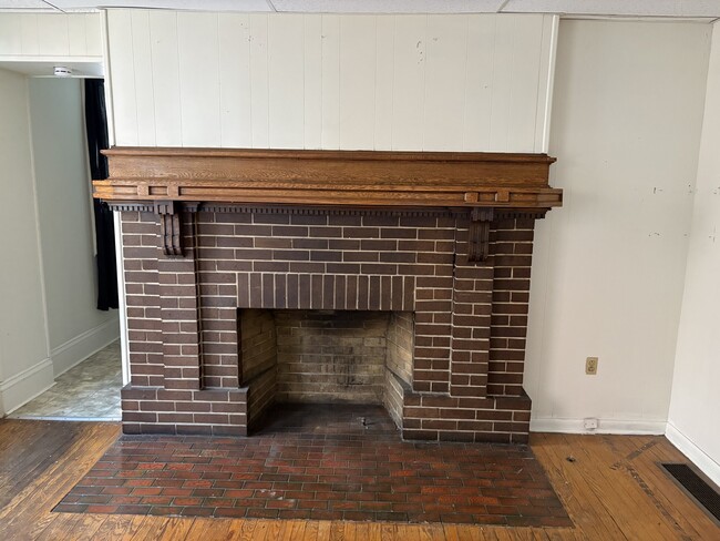 423 6th Ave Unit B