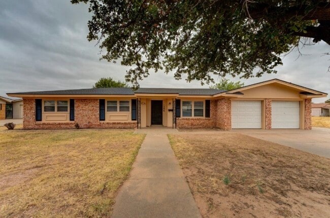 Building Photo - 1506 E 2nd St