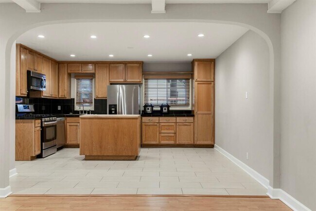 Photo - 1504 W 39th 1/2 St