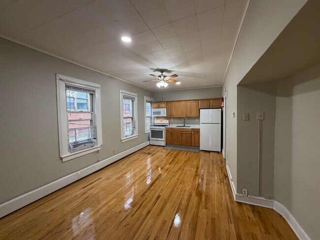 Photo - 212 Plainfield Ave Unit 2